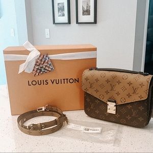 Louis Vuitton Pouchette Métis Reverse